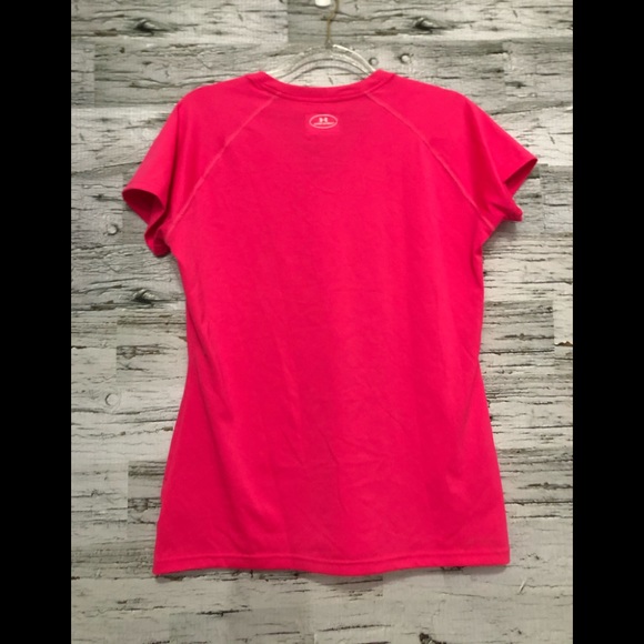 Under Armour pink  semi-fitted  athletic top - Picture 5 of 5